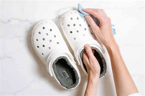 washing crocs with lining.